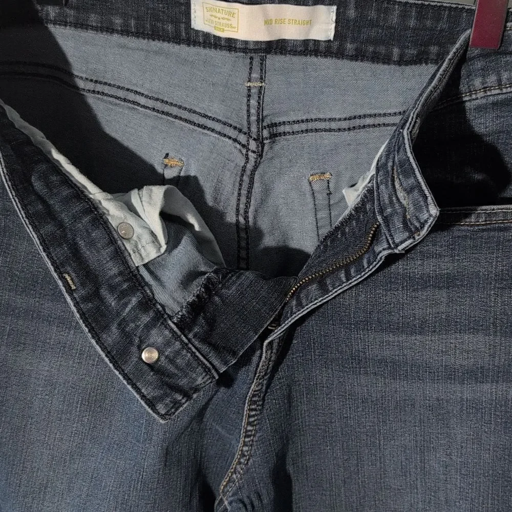 Mid Rise Syraight Women's Jeans - Picture 4 of 7